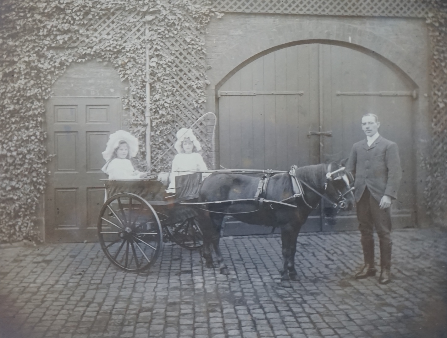 Six assorted late Victorian / Edwardian framed photographs